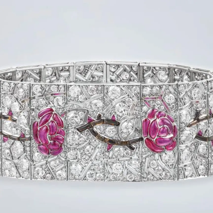 Bracelet roses cabochons Lacloche